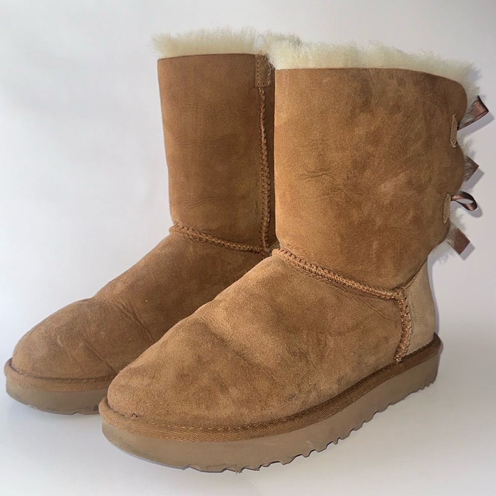 uGg Bailey Bow Boots 2 Women Tan 9